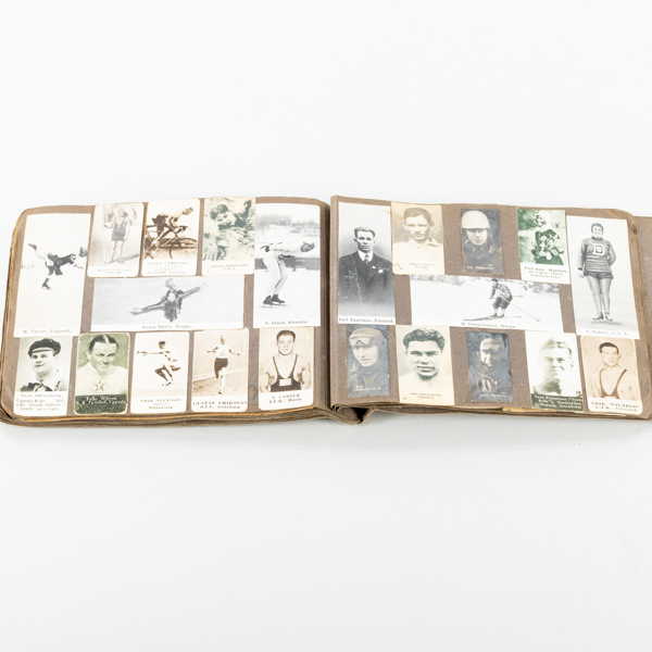 ALBUM MED FOTBOLLS- OCH IDROTTSBILDER, svenska idrottare, 1900-talets mitt