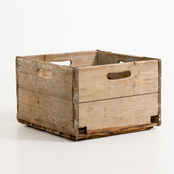 DRYCKESBACK, trä och metall, 1900-talets första hälft