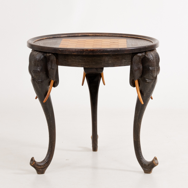 SCHACKBORD / SIDOBORD, 1900-talets första hälft
