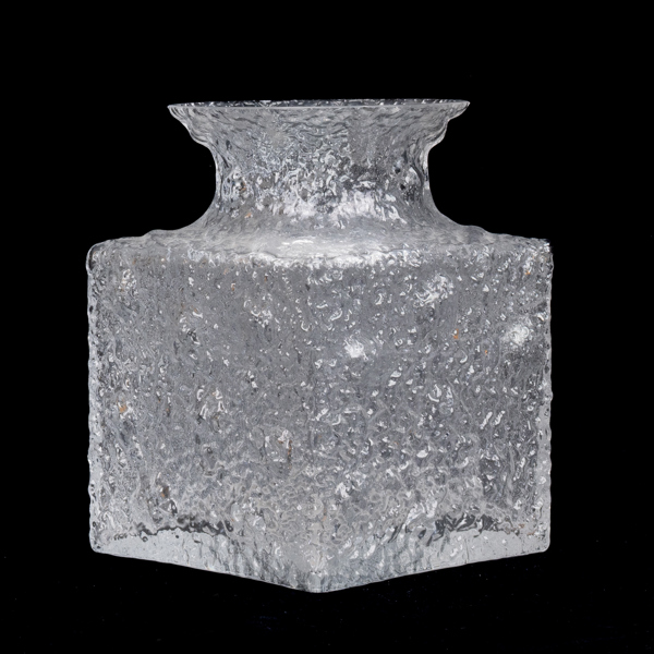 TIMO SARPANEVA, vas, glas, "Crocus", Iittala, Finland. 1900-talets andra hälft