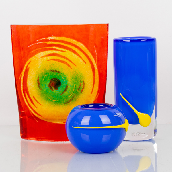 LJUSLYKTA SAMT VASER, 2 st, konstglas, Strömshyttan och Steninge, 1900-/2000-tal