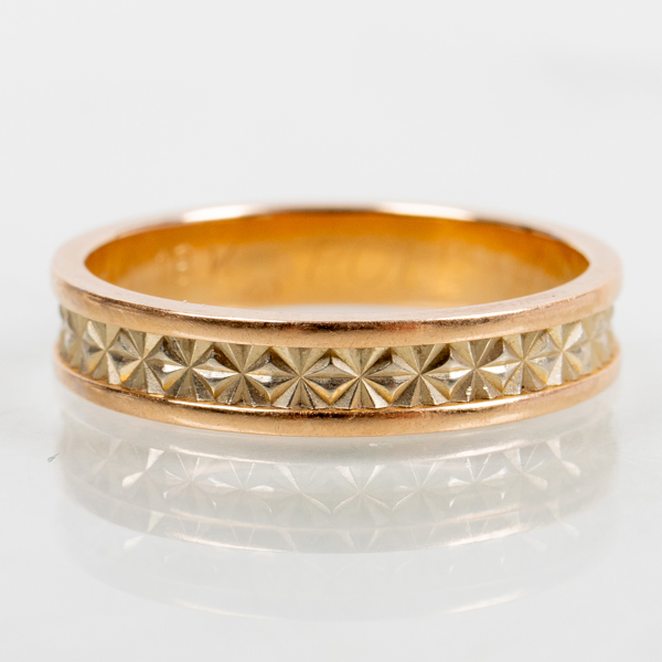 RING, 18k tvåfärgat guld, vikt ca 3,4 g