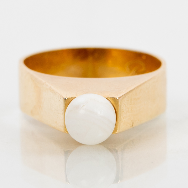 RING, 18k guld, med pärla, tot vikt ca 5 g