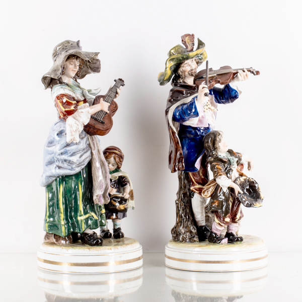 FIGURINER, 1 par, porslin, Neapel, sannolikt 1900-talets första hälft 