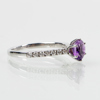 RING, 18k vitguld, med ametist och briljantslipade diamanter