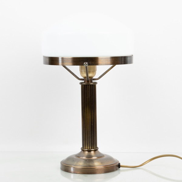 BORDSLAMPA, patinerad mässing, Strindbergsmodell, 1900-/2000-tal
