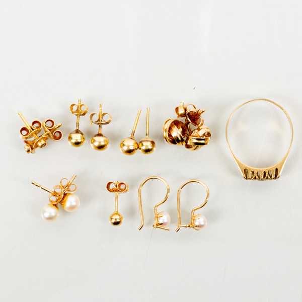 RING OCH ÖRHÄNGEN, 18k guld, tot vikt ca 7,8 g