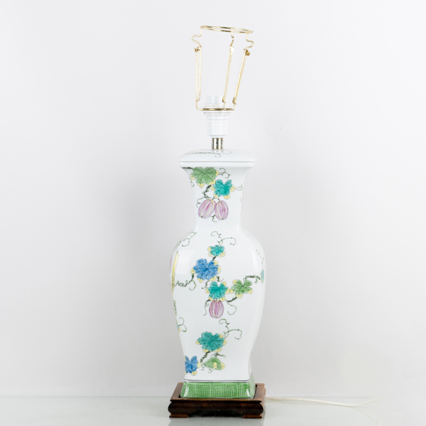 BORDSLAMPA, porslin, Kina, 1900-tal