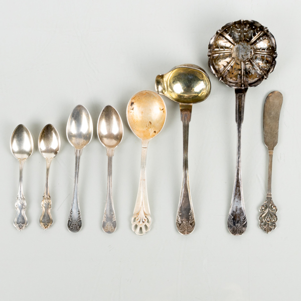 SILVERBESTICK, 8 st, silver, 1900-tal, tot vikt ca 200 g