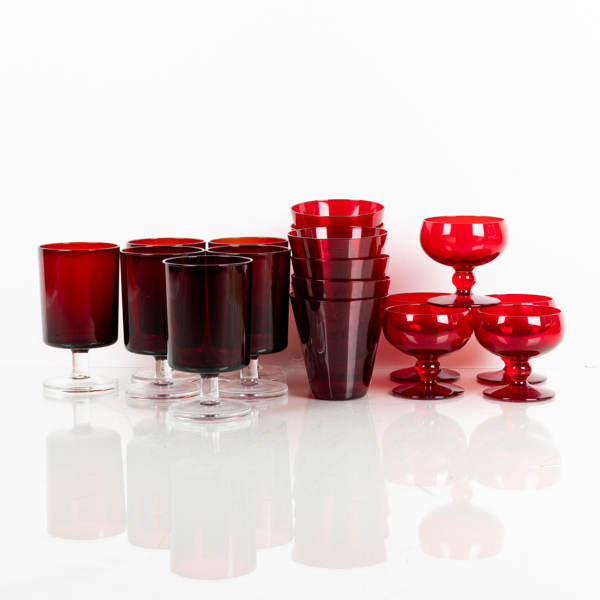 SERVISGLAS, 20 del, Reijmyre glasbruk, bla Monica Bratt, 1900-talets andra hälft