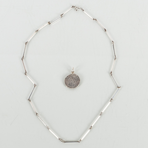 HALSKEDJA SAMT HÄNGE, silver, 1900-talets mitt