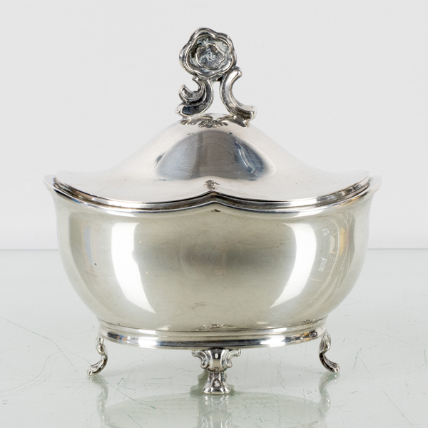 SKÅL MED LOCK, silver, CG Hallberg, Stockholm 1929, vikt ca 260 g