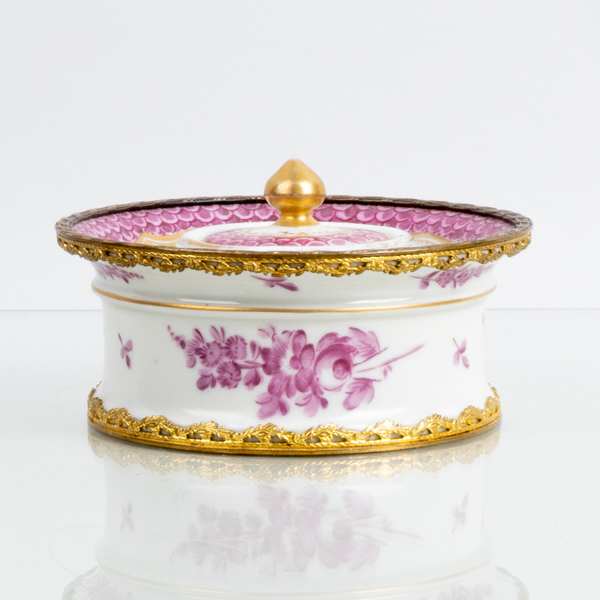 BLÄCKHORN, porslin, möjligen Limoges, Frankrike, 1800-tal
