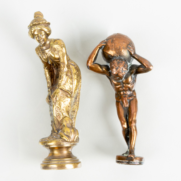 SIGILLSTAMP OCH FIGUR, mässing och koppar, 1800-/1900-tal