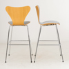 ARNE JACOBSEN, 1 par, barstolar, "Sjuan", Fritz Hansen, år 2019