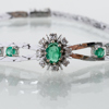 ARMBAND 18k vitguld, med smaragder och diamanter