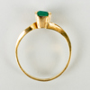 RING, 18k guld, med smaragd, vikt ca 1,7 g 