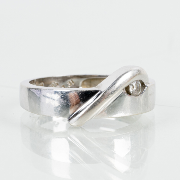 RING, 14k vitguld, vikt ca 3,4 g