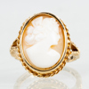 RING, 18k guld, camé, tot vikt ca 5,3 g