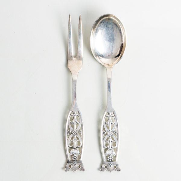 SERVERINGSBESTICK, 2 del, silver, 1900-tal, tot vikt ca 120 g