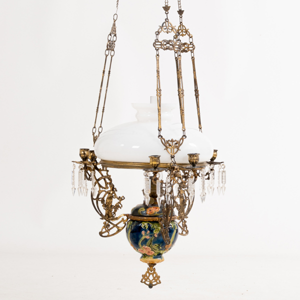 TAKFOTOGENLAMPA, majolika, omkring år 1900