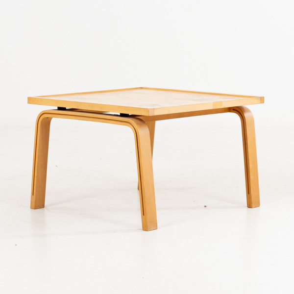 ARNE JACOBSEN, soffbord / sidobord, "Oxford", Fritz Hansen, Danmark, 1984