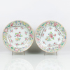 TALLRIKAR, 2 st, porslin, Kina, famille rose, Qianlong (1736-1795)
