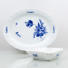 SERVERINGSFAT OCH SKÅL, porslin, "Blå Blomst", Royal Copenhagen, nr 1559 samt 1522