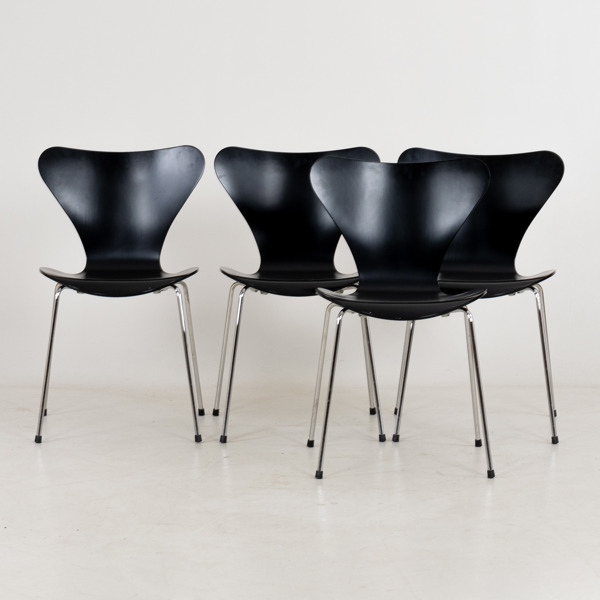 ARNE JACOBSEN, 4 st stolar, "Sjuan", Fritz Hansen, år 2007