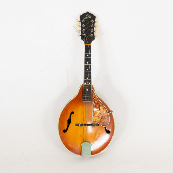 MANDOLIN, Levin, 1900-talets andra hälft