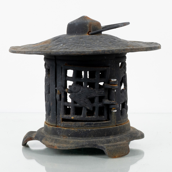RÖKELSEURNA, gjutjärn, asiatisk, 1900-talets mitt
