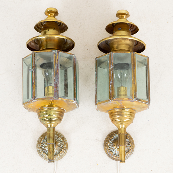 VÄGGLYKTOR, 1 par, mässing, 1800-/1900-tal, större modell