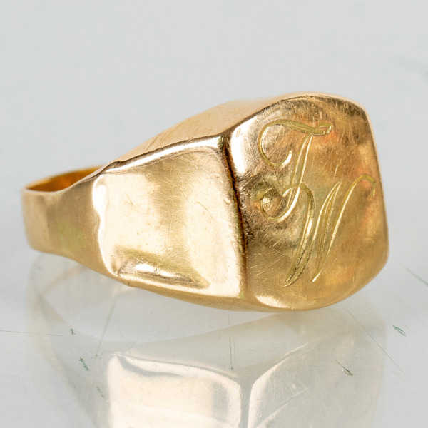KLACKRING, 18k guld, vikt ca 3,7 g
