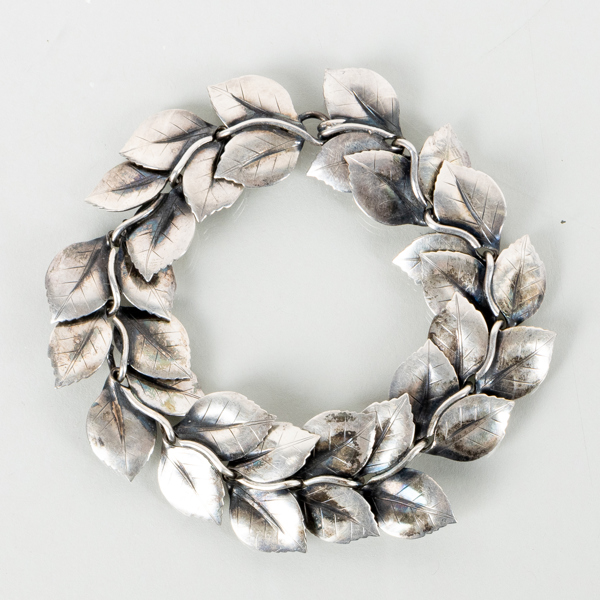 ARMBAND, silver, otydliga svenska stämplar, 1900-talets mitt