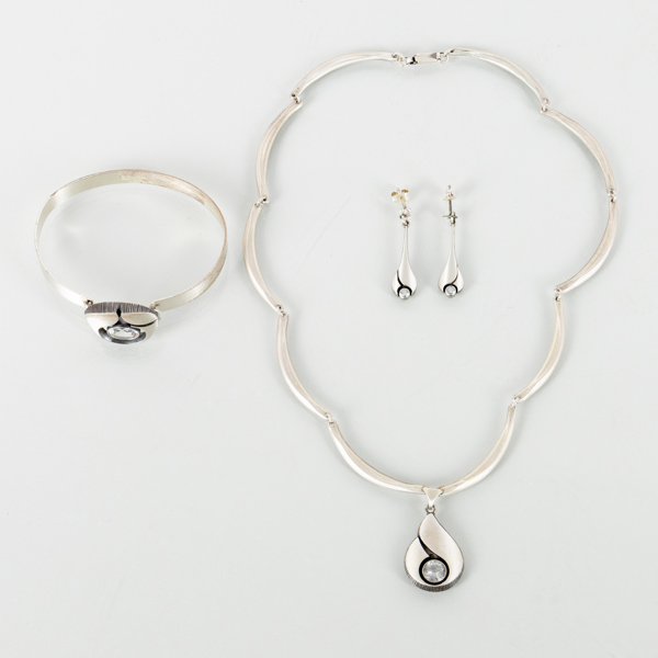 ARMBAND, COLLIER OCH 1 PAR ÖRHÄNGEN, sterlingsilver, Sten & Laine, Finland