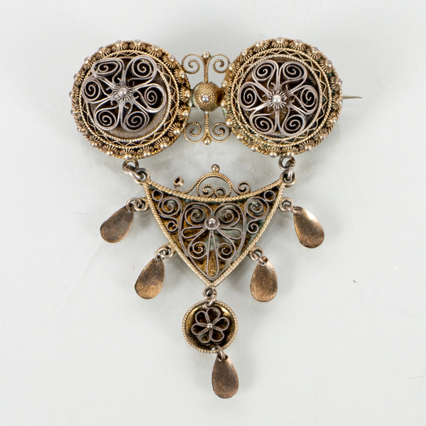BROSCH, förgyllt silver, filigranarbete, 1900-talets mitt