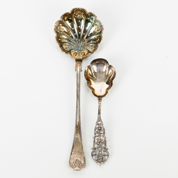 KOMPOTTSKED OCH STRÖSOCKERSKED, silver, tot vikt ca 70 g