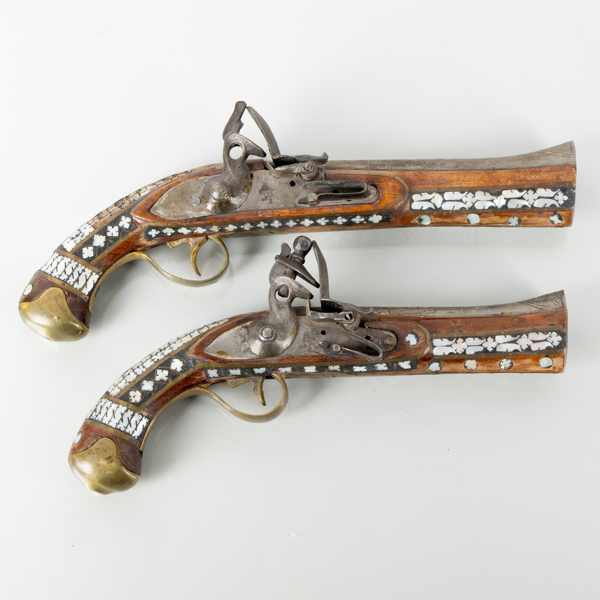PISTOLER, 2 st, flintlås, replika, orientaliska, sannolikt 1800-tal