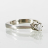 ENSTENSRING, 18k vitguld, med briljantslipad diamant ca 0.22 ct, tot vikt ca 3,8 g 