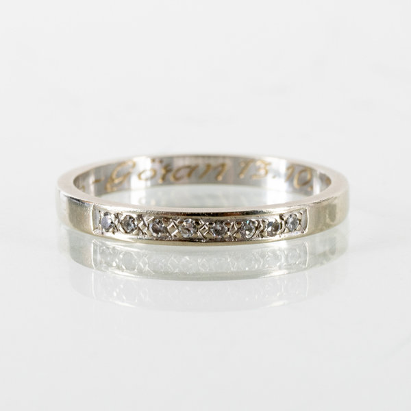 HALVALLIANSRING, 18k vitguld, med diamanter, tot vikt ca 2,2 g