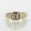 RING, 18k vitguld, med mindre diamant, vikt ca 7,4 g