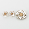 ANTON MICHELSEN, brosch och 1 par örhängen, förgyllt silver, "Daisy", Danmark, sannolikt 1960-tal
