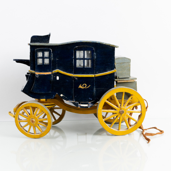 LÖVSÅGSARBETE, trä, postvagn, 1900-talets första hälft