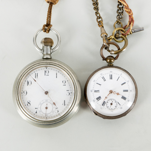 FICKUR, 2 st, silver, 1900-talets första hälft