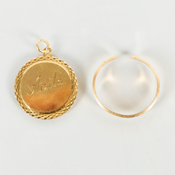 HÄNGE OCH RING, 18k guld, tot vikt ca 4,5 g