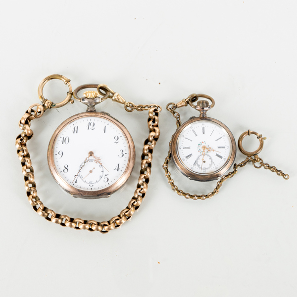 FICKUR, 2 st, silver, omkring år 1900