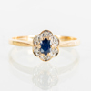 RING, 18k guld, med safir och diamanter, med vikt ca 2 g 