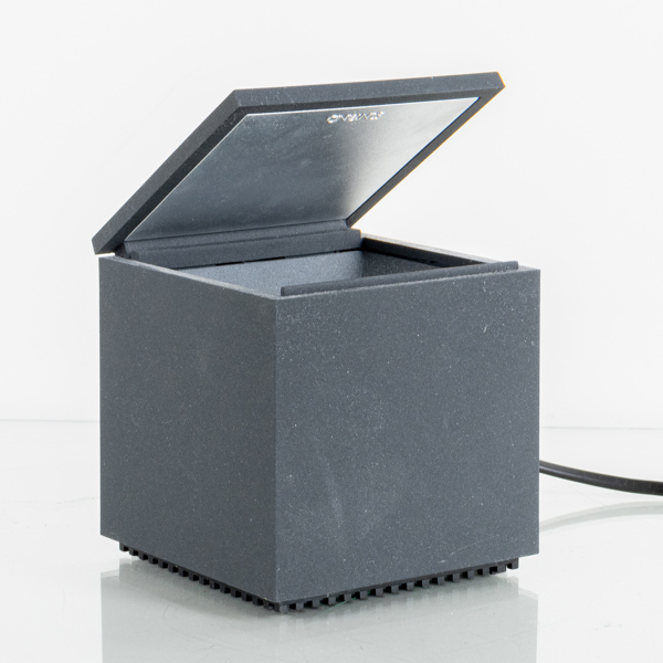 LUTA BETTONICA & MARIO MELOCCHI, bordslampa, plast, ”Cuboluce”, Cini & Nils, Italien, formgiven 1972