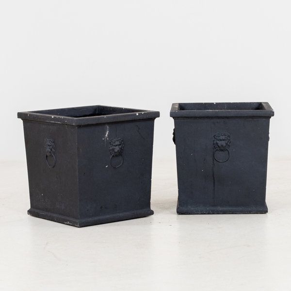 TRÄDGÅRDSURNOR, 1 par, kompositmaterial, 2000-tal