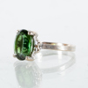 RING, 18k vitguld, med turmalin och diamanter, tot vikt ca 3,3 g 